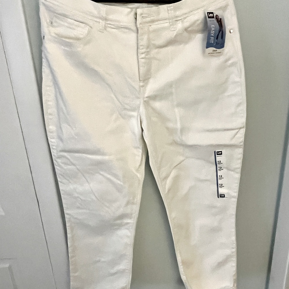 LEE EASY FIT, just below waist, stylish,cropped pants. NEVER WORN/TAGS Size 12M.